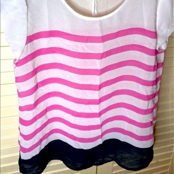 Banana Republic Sheer Top - Picture 2 of 5